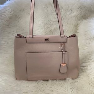 Michael Kors Handbag ❤️